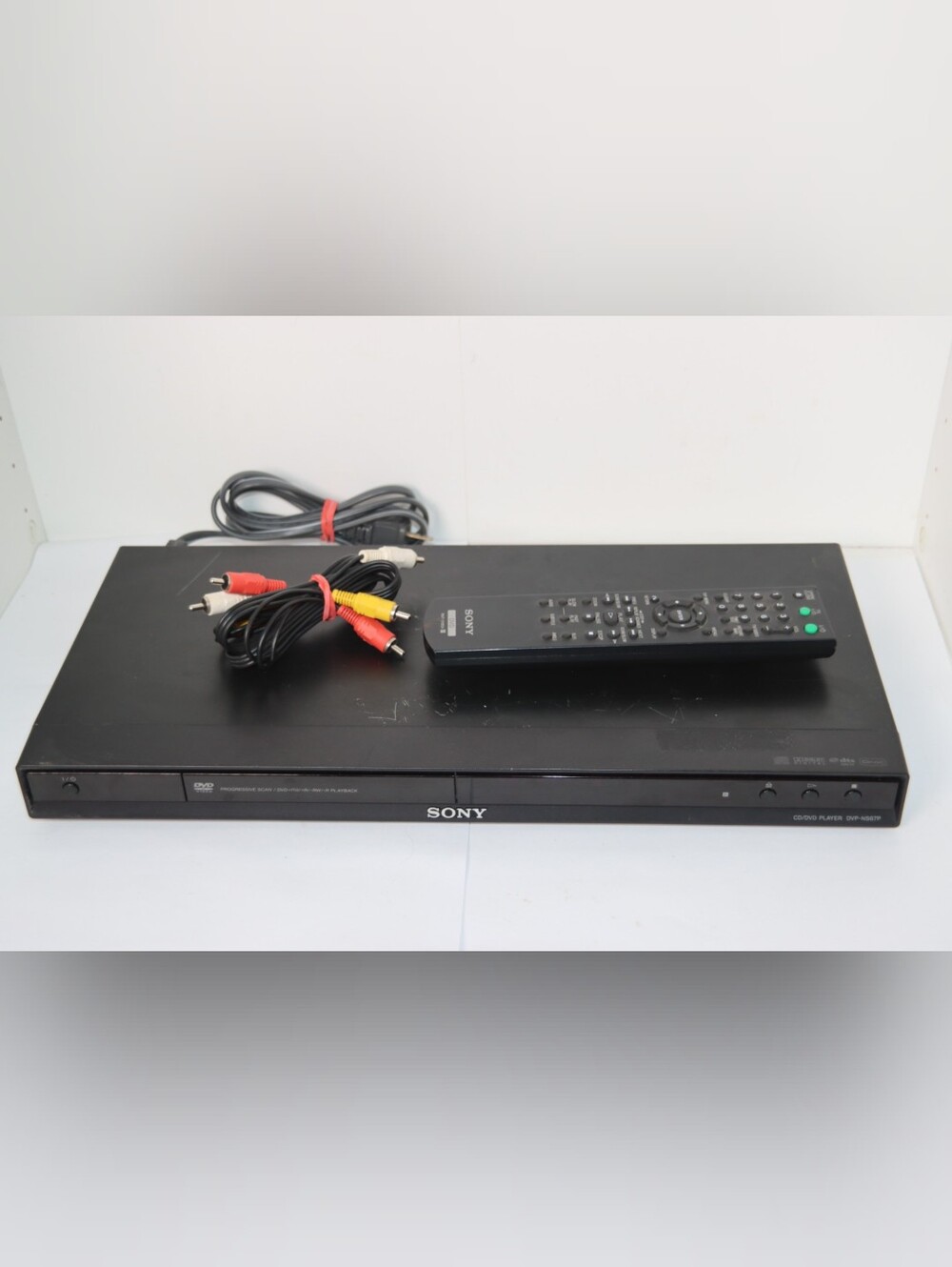 Sony CD/DVD Player DVP-NS67P And Remote RMT-D185A